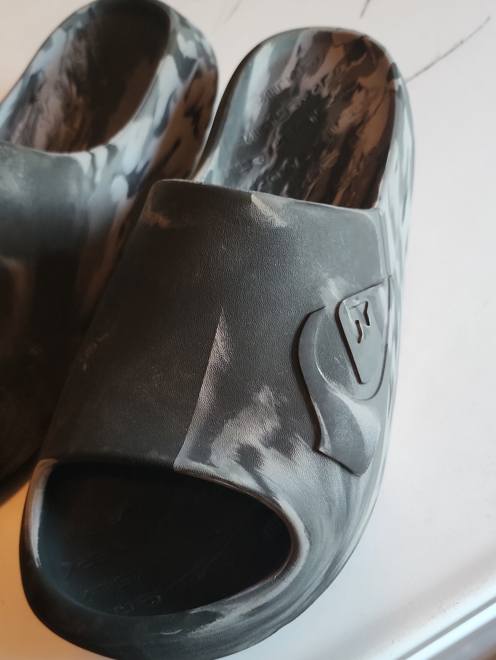 Quiksilver Black and White Marbled Slip-On Slides